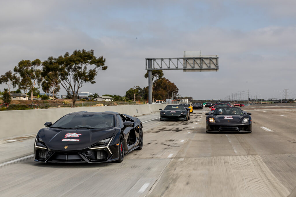 Lamborghini Revuelto vs Porsche 918 Spyder, Lamborghini Revuelto vs Porsche 918 Spyder: Modern Hybrid Supercar vs Hypercar Icon