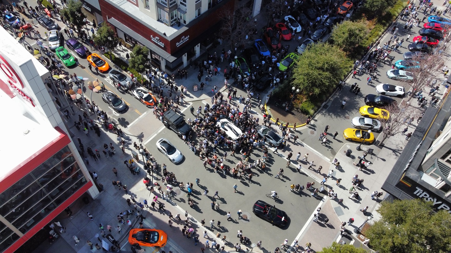 Fast Lane Drive Opens Its Doors: 15,000 Car Enthusiasts Join Our First Public Event